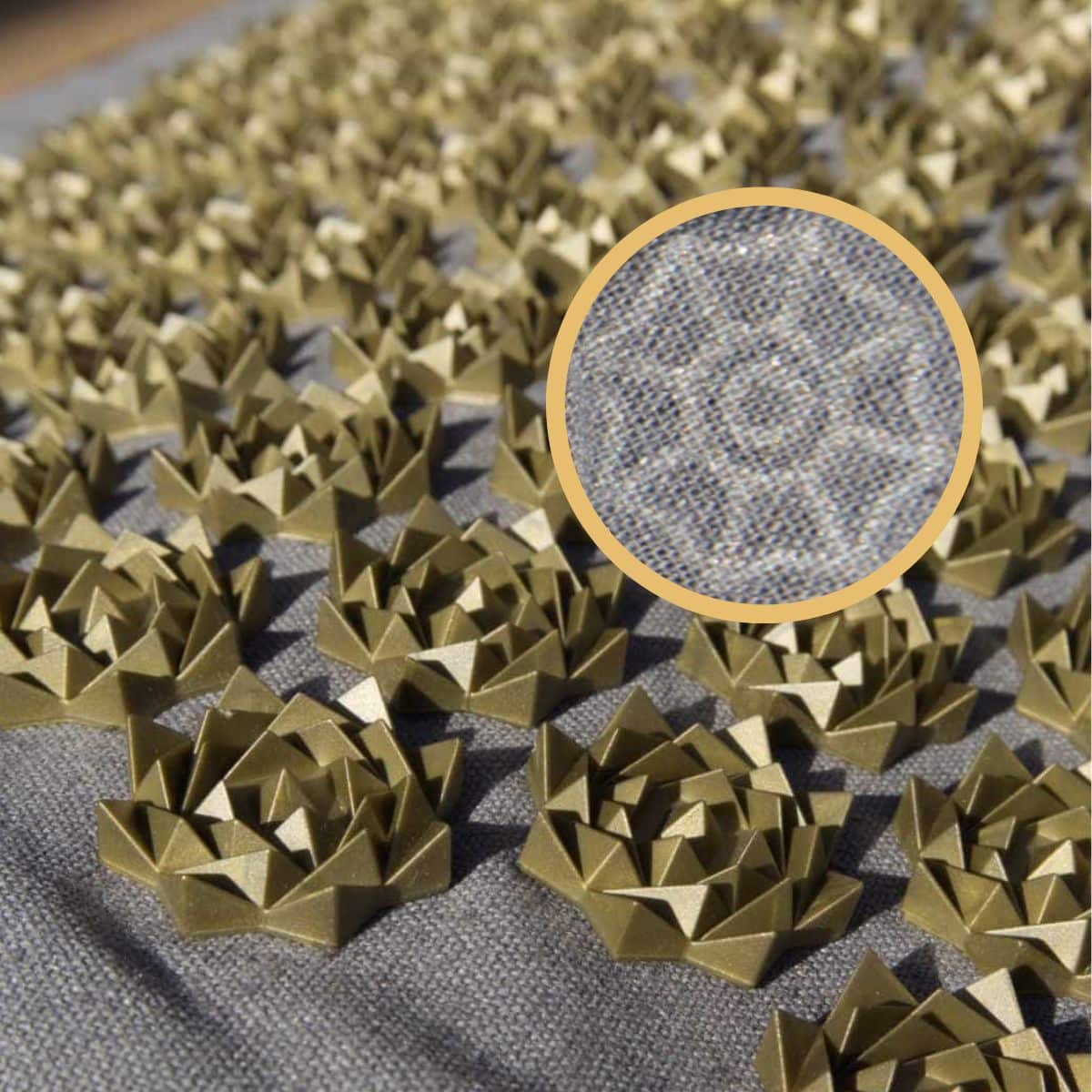 Akupressurspikes werden ohne Klebstoffe mit dem Stoff verbunden | CALM ELEPHANT Akupressurmatten